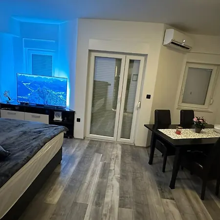 Supreme Apartment